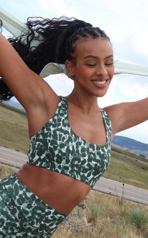 Can't Resist Vitality Pulse™ Core Bra - Olive Feline