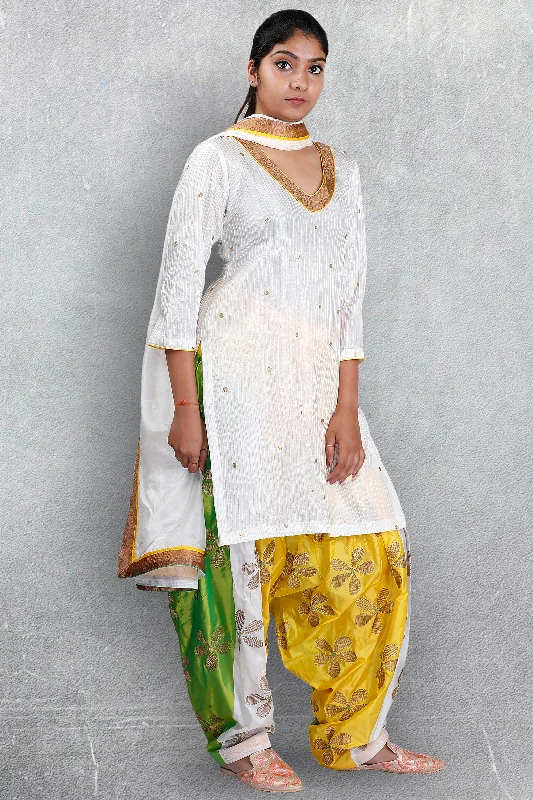 Weekend Discounts to Enjoy White Patiala Suit