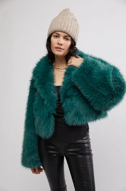 Weekend Offers That Delight Paris Cropped Faux Fur Jacket