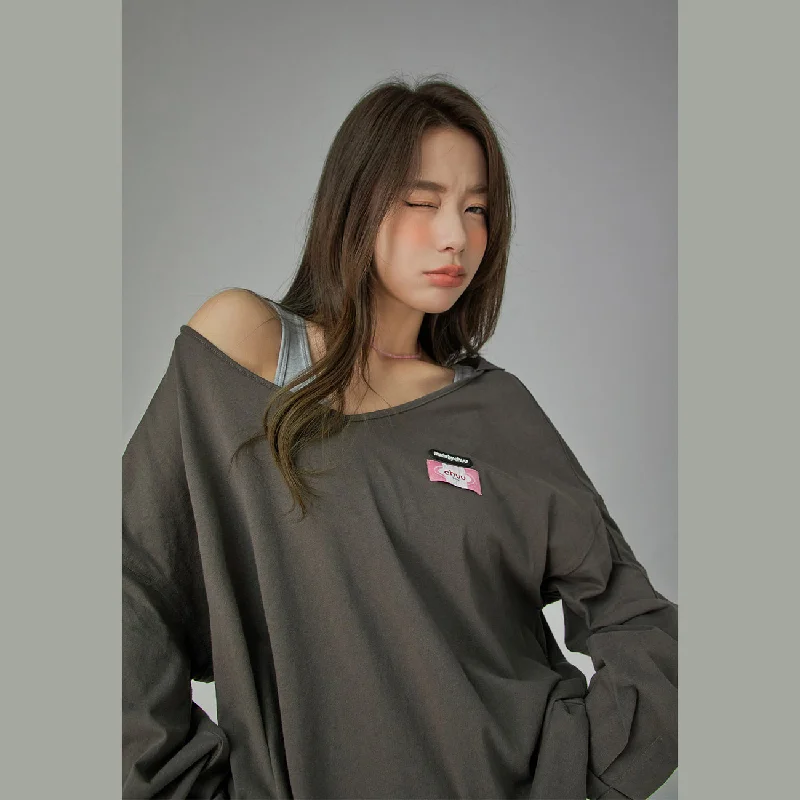 Deal Alert Off-Shoulder V Neck Loose Fit T-Shirt