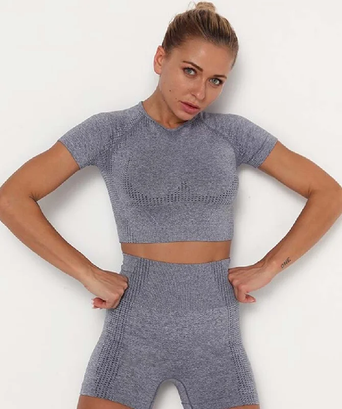 Final Offer Focus Short Sleeve Crop Top