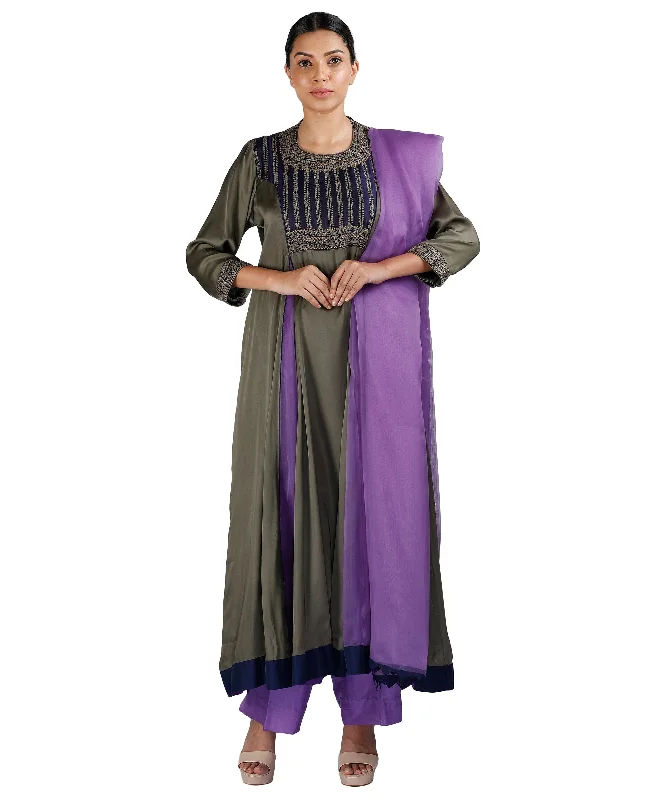 Weekend Discounts to Grab Grey and Purple Salwar