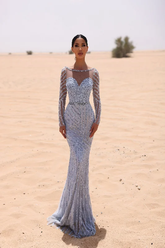 Super Bargain Chic and Holland AN330028