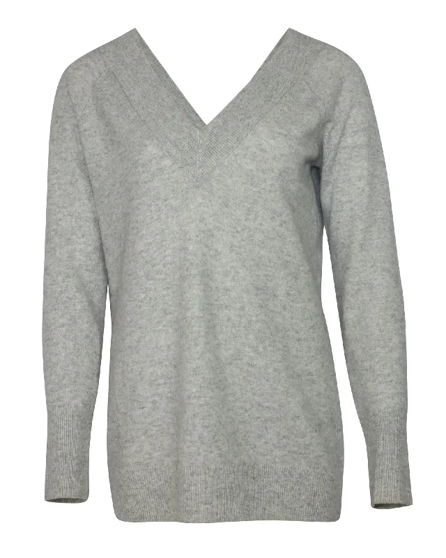 Weekend Specials to Enjoy Equipment V-necked Sweater in Grey Cashmere