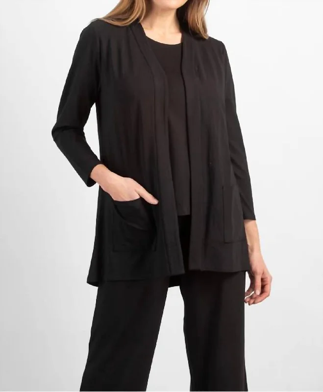 Weekend Offers That Impress Core Travel Jacket In Black