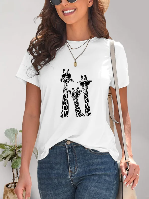 Bargain Alert Giraffe Graphic Round Neck T-Shirt