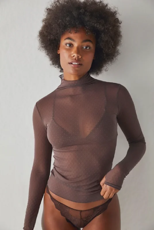 Weekend Deals to Make You Smile On the Dot Layering Top